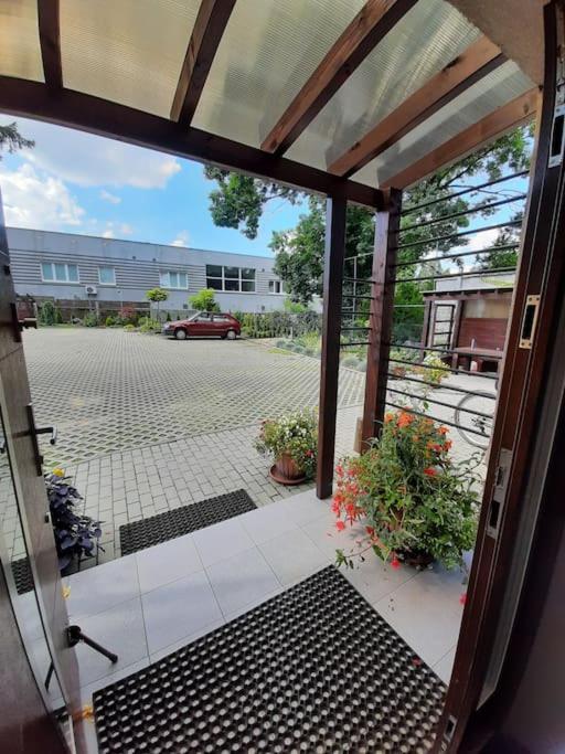 Urocze Mieszkanie 1 Z Parkingiem Katovice Exteriér fotografie